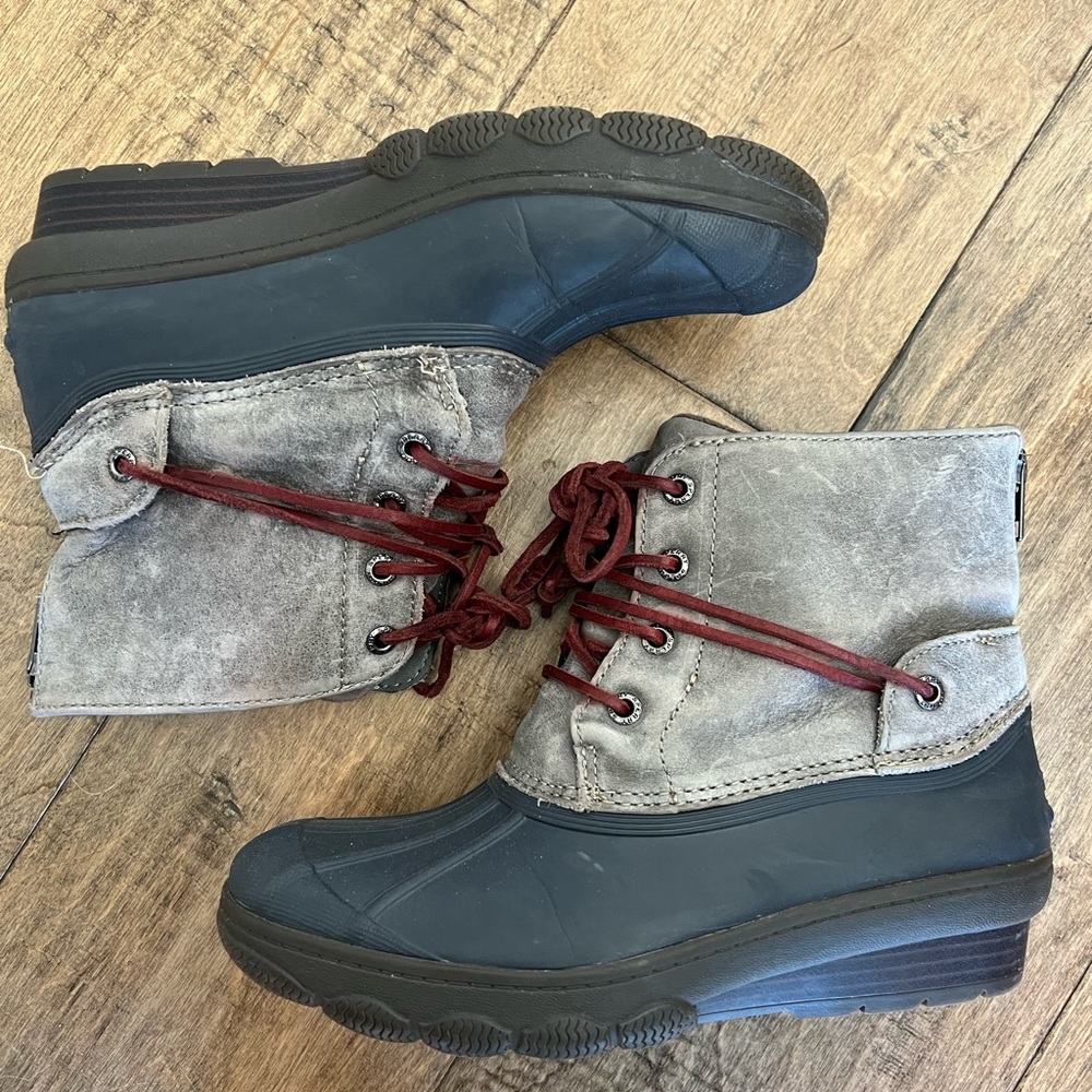 Sperry Wedge Rain Boots Size 6